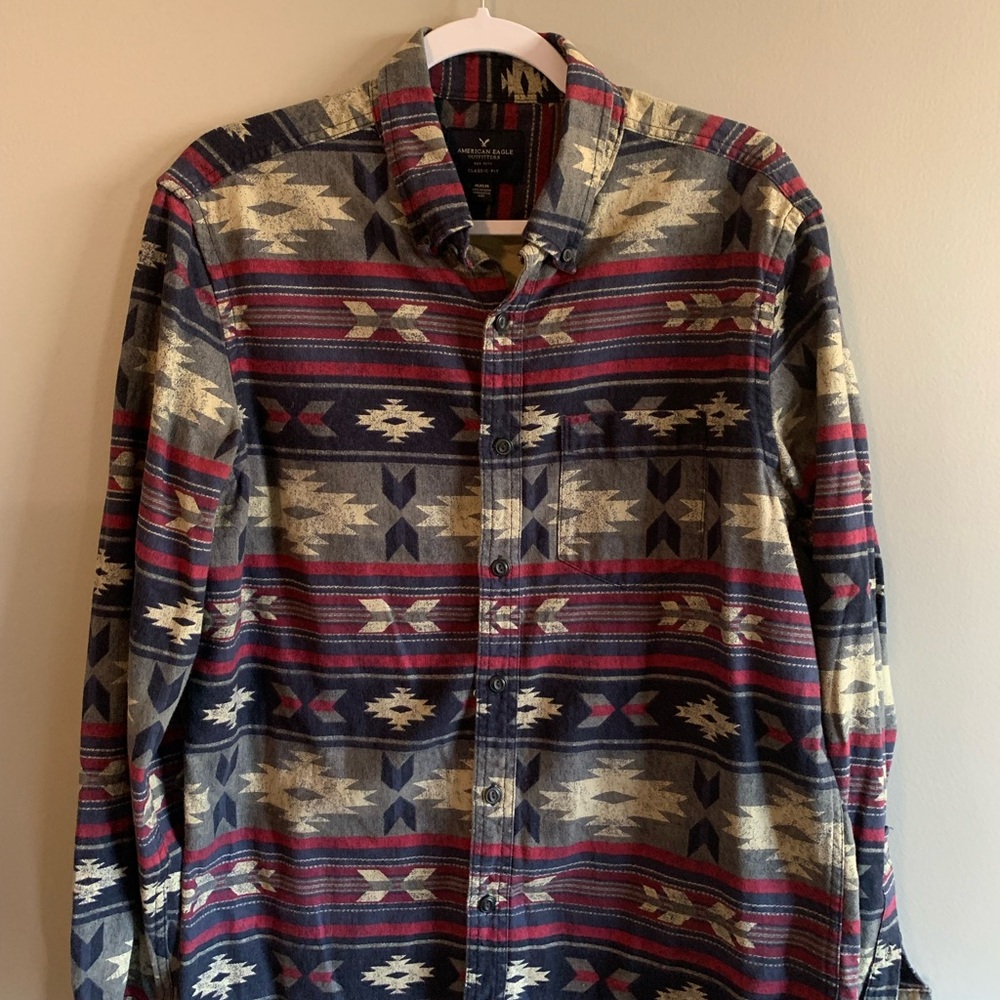 American Eagle Navy and Red Patterned Button-Up Shirt